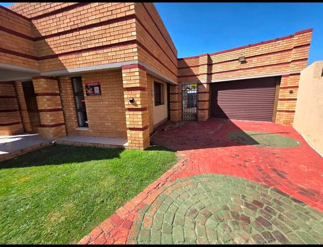 3 BEDROOM HOUSE FOR SALE IN VAN DYK PARK